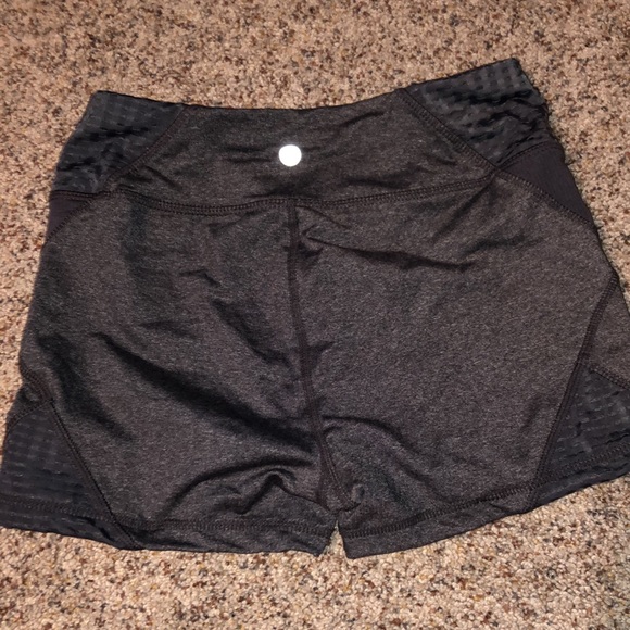 Shorts - Picture 2 of 4